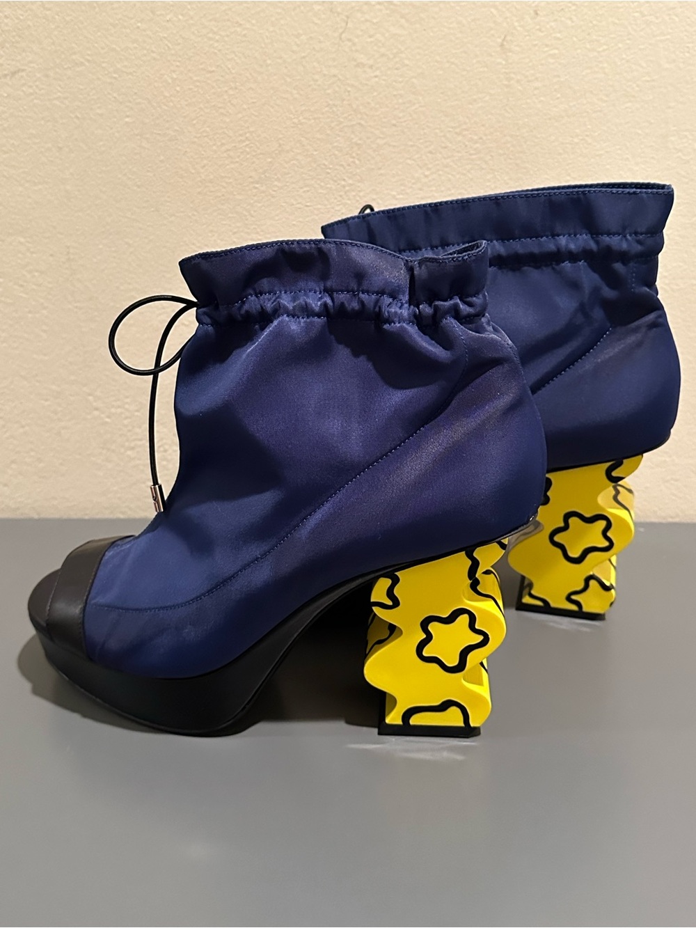 IRI NYC Blue Neoprene Abstract Yellow Mod Wave Ankle Boots / Peep Toe Size 39